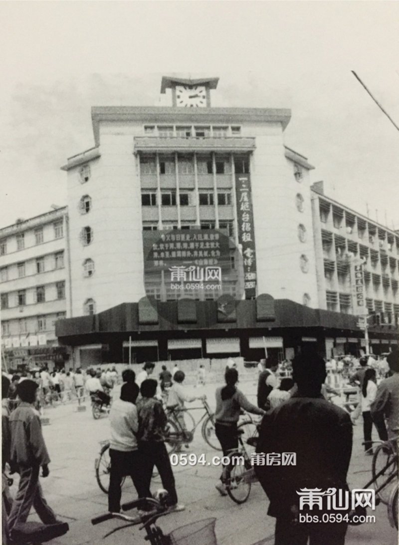 如何挑选适合家里的家居用品？家居用品的重要性不言而喻，它们不仅能够提升生活品质，还能让空间更加温馨舒适。今天我们就一起来看看，在挑选家居用品时应该注意哪些要点。